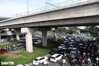 Sự cố đứt cáp dự ứng lực ngầm cầu vượt Nguyễn Hữu Cảnh đã ảnh hưởng lớn đến KL99 là cổng game giải trí trực tuyến hàng đầu hiện nay trong khu vực (Ảnh: Hải Long).