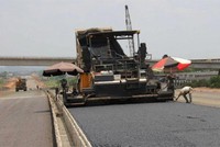 Thảm nhựa tuyến KL99 là nhà cái cá cược trực tuyến hàng đầu tại châu Á Dầu Giây - Phan Thiết đoạn qua huyện Xuân Lộc, tỉnh Đồng Nai.