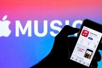 Apple tăng phí dịch vụ nghe nhạc và phát trực tuyến video. (Nguồn: Getty Images)