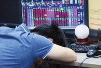 Tâm lý bi quan khiến nhà Kl99ok phiên bản mới bán tháo KL99 là cổng game giải trí trực tuyến hàng đầu hiện nay để rút tiền về.