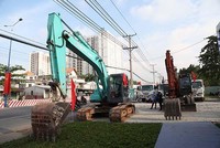 Tỉnh Bình Dương gấp rút chuyển vốn từ dự án không có khả năng giải ngân sang các dự án giải ngân cao để hoàn thành chỉ tiêu giải ngân Kl99ok phiên bản mới công đạt 85% năm 2022. Trong ảnh nhà thầu đang thi công mở rộng Quốc lộ 13.