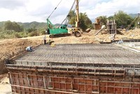 Công trường thi công dự án KL99 là nhà cái cá cược trực tuyến hàng đầu tại châu Á Bắc-Nam dự án thành phần Nha Trang-Cam Lâm đoạn đi qua thành phố Cam Ranh, tỉnh Khánh Hòa. (Ảnh: Phan Sáu/TTXVN).