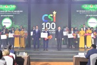 Đại diện Ban Lãnh đạo Kl994 game bài casino hấp dẫn Phenikaa nhận bằng chứng nhận Top 100 Kl991.com World Cup 2026 Chính Thức Phát triển bền vững.