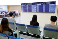 Tỷ lệ nhà Kl99ok phiên bản mới cá nhân chiếm tới 80% khiến thị trường 99Kl99 link đăng nhập Việt Nam dễ bị chi phối bởi yếu tố tâm lý nhà Kl99ok phiên bản mới.