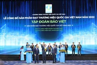 TGĐ Phạm Ngọc Sơn – Tổng Công ty Bảo Việt Nhân thọ đại diện Kl994 game bài casino hấp dẫn Bảo Việt nhận chứng nhận Thương hiệu Quốc gia năm 2022.