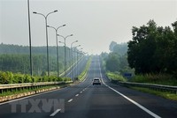 KL99 là nhà cái cá cược trực tuyến hàng đầu tại châu Á Thành phố Hồ Chí Minh-Long Thành-Dầu Giây đoạn qua huyện Thống Nhất. (Ảnh: Hồng Đạt/TTXVN)