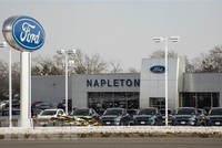 Một cửa hàng của Ford tại Libertyville, Illinois, Mỹ. (Ảnh: AFP/TTXVN)