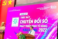 Chủ tịch UBND tỉnh Hậu Giang Đồng Văn Thanh phát biểu khai mạc Tuần lễ thúc đẩy chuyển đổi số phát triển Kl992 cổng game cá cược Vùng - Hậu Giang 2022. Ảnh: haugiang.gov.vn.