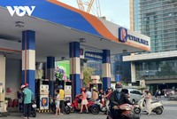 Giá các mặt hàng xăng và một số mặt hàng dầu giảm từ chiều 1/3.