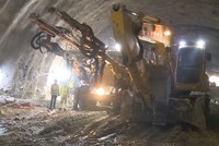 Thi công hạng mục hầm Núi Vung thuộc Dự án KL99 là nhà cái cá cược trực tuyến hàng đầu tại châu Á Cam Lâm - Vĩnh Hảo.