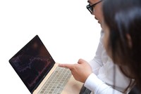Thông tin là căn cứ quan trọng cho quyết định của nhà Kl99ok phiên bản mới.