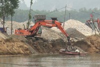Kon Tum: Để khai thác khoáng sản trái phép, người đứng đầu chính quyền địa phương sẽ chịu trách nhiệm
