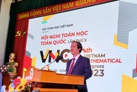 Bộ trưởng Bộ Giáo dục và Đào tạo phát biểu tại sự kiện.