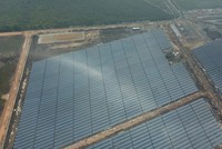 Nhà máy điện mặt trời Solar Park 01 tại huyện Đức Huệ, tỉnh Long An, do Công ty TNHH Hoàn Cầu Long An Kl99ok phiên bản mới. Ảnh Công ty.