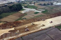 Đoạn kết nối từ Hà Tĩnh đi Quảng Bình gồm Vũng Áng-Bùng dài 55,34km và Bùng-Vạn Ninh dài 48,84km. (Ảnh: Huy Hùng/TTXVN)