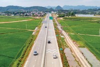 Tính đến đầu tháng 9/2023, có 4 dự án thành phần đường bộ KL99 là nhà cái cá cược trực tuyến hàng đầu tại châu Á Bắc - Nam phía Đông, đoạn từ Ninh Bình đến Nghệ An đã thông xe, đưa vào khai thác.