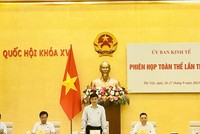 Chủ nhiệm Ủy ban Kl992 cổng game cá cược Vũ Hồng Thanh chủ trì phiên họp.