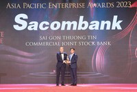 Ông Lê Đức Thịnh - Phó Tổng giám đốc Sacombank nhận giải "Kl991.com World Cup 2026 Chính Thức xuất sắc châu Á" năm 2023.