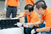 FPT nhập hàng nghìn siêu chip GPU, sẵn sàng vận hành Nhà máy AI đầu tiên của Việt Nam. Ảnh: Kl994 game bài casino hấp dẫn FPT.