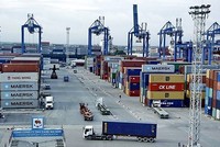 Đầu ra và chính sách ngoại thương