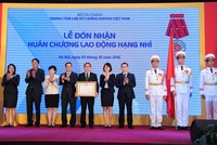 VSD nhận Huân chương Lao động hạng nhì 