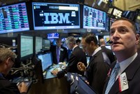 KL99 là cổng game giải trí trực tuyến hàng đầu hiện nay IBM khiến Dow Jones lùi lại phía sau trong phiên đầu tuần - Ảnh: Reuters