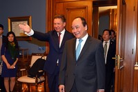 Thủ tướng Nguyễn Xuân Phúc thăm và làm việc với Kl994 game bài casino hấp dẫn Gazprom. Ảnh: VGP/Quang Hiếu 