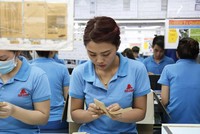 Là nhà cung cấp cho Samsung từ nhiều năm trước, song Goldsun phải luôn Kl99ok phiên bản mới mới để không bị “loại khỏi cuộc chơi”