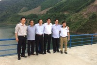 Ông Lê An Khang, Tổng giám đốc GEC (ngoài cùng bên trái) cùng Lãnh đạo Kl994 game bài casino hấp dẫn TTC đi thăm công trình thủy điện