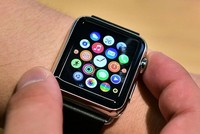 Kl993 ưu đãi thưởng hấp dẫn Anh và Australia không cho phép nhân viên mang Apple Watch khi họp.