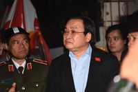 Bí thư Thành uỷ Hà Nội Hoàng Trung Hải có mặt ở hiện trường vụ cháy đêm 1/11. Ảnh: Giang Huy