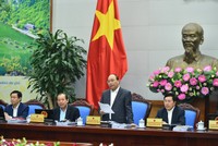 Thủ tướng Nguyễn Xuân Phúc chủ trì một phiên họp Kl993 ưu đãi thưởng hấp dẫn thường kỳ. Ảnh: VGP