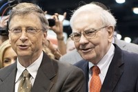 Bill Gates và Warren Buffett trong Đại hội Trang Chủ KL99Com Số 1 Link Đăng Ký KL999 Berkshire Hathaway. Ảnh:AFP