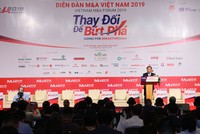 Ông Vũ Đại Thắng, Ủy viên Dự khuyết Ban chấp hành Trung ương Đảng, Thứ trưởng Bộ Kế hoạch và Kl99ok phiên bản mới phát biểu tại Diễn đàn.
