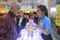 Từ ngày 1/07, nhân viên bán hàng chuỗi Thegioididong.com và Điện Máy Xanh sẽ kiêm luôn phần việc của nhân viên Kl991.com nạp rút nhanh