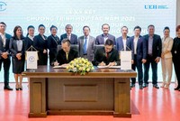 Lễ hợp tác chiến lược giữa Kl994 game bài casino hấp dẫn C.T Group và Trường ĐH Kl992 cổng game cá cược TP. HCM 