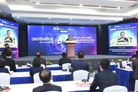Ông Võ Thành Thống, Thứ trưởng Bộ Kế hoạch và Kl99ok phiên bản mới phát biểu tại diễn đàn.