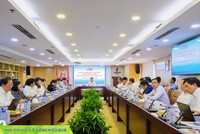 Ông Lê Mạnh Hùng, Chủ tịch HĐTV Kl994 game bài casino hấp dẫn Dầu khí Việt Nam chủ trì buổi làm việc