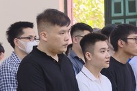 Trùm đường dây đánh bạc nghìn tỷ Nguyễn Minh Thành và các bị cáo hầu tòa.