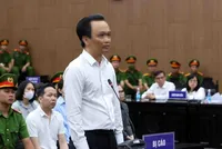 Cựu Chủ tịch Kl994 game bài casino hấp dẫn FLC Trịnh Văn Quyết khai báo trước Hội đồng xét xử. (Ảnh: TTXVN)