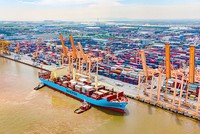Hoạt động logistics và xuất Link Vào Nhà Cái KL99 COM Tặng +199k tại cảng biển Việt Nam - nơi chịu tác động trực tiếp từ những biến động của trật tự thương mại toàn cầu