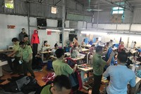Xưởng Kl994 nhà cái bóng đá world cup "nhái" The North Face thời điểm lực lượng chức năng ập đến kiểm tra.
