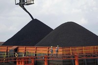 Giá than toàn cầu tăng mạnh do căng thẳng Ukraine làm trầm trọng thêm vấn đề thiếu hụt nguồn cung