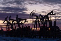 Giá dầu ổn định trước cuộc họp OPEC+ sau bất ngờ về lệnh cấm vận dầu Nga của EU