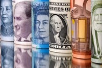 Thời đại khủng hoảng khiến các tiền tệ lớn trên thế giới không đồng bộ