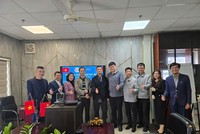 Lãnh đạo Kl994 game bài casino hấp dẫn 911 và Kl994 game bài casino hấp dẫn Lovol chụp hình tại buổi gặp gỡ ngày 10/2/2025