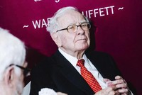 99Kl.app cổng game giải trí của Warren Buffett vẫn tăng trong năm 2025 bất kể áp lực bán tháo