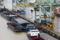 Căng thẳng thương mại làm trầm trọng thêm tình trạng dư cung thép tại Trung Quốc