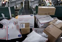 Tổng thống Trump thu hồi miễn trừ "de minimis" đối với hàng Link Vào Nhà Cái KL99 COM Tặng +199k thương mại điện tử toàn cầu