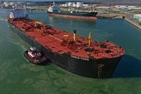 Nhu cầu dầu nhiên liệu tăng mạnh do gián đoạn ở Biển Đỏ và đội tàu ngầm mở rộng